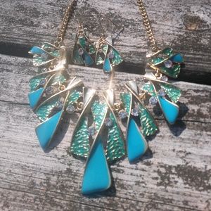 Blue Color Twist Necklace with earrings.